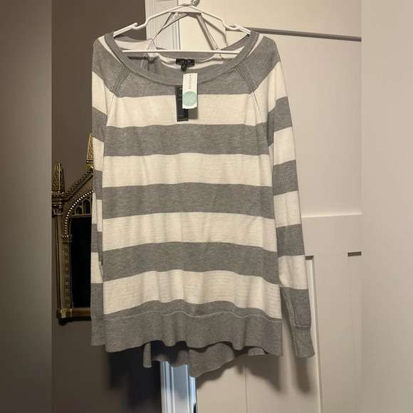 lefty & me Sweaters - NWT Lefty & Me Striped Pullover